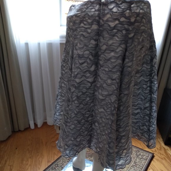 B2 Christian Chenail 8 silver shimmer thread skirt - Picture 4 of 5